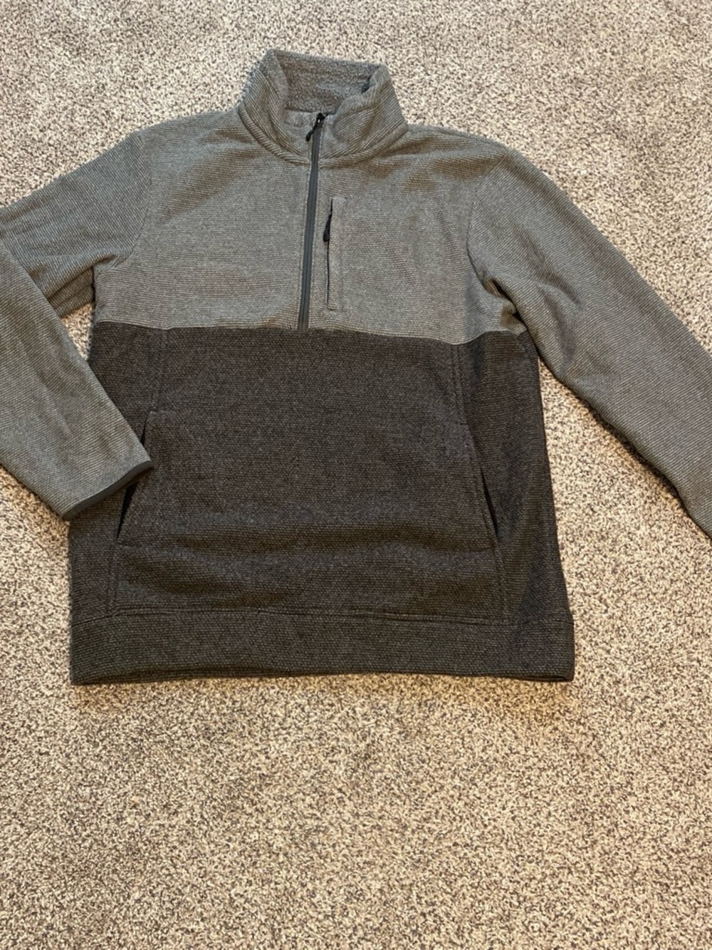 Ascend NWT Men's Two-Tone Quarter Zip Pullover Light Gray and Charcoal Size L